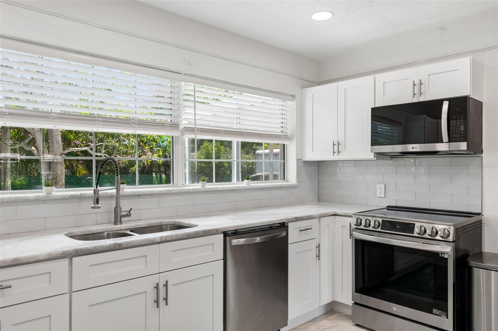Image 19 of 66 For 4526 Yardley Avenue N