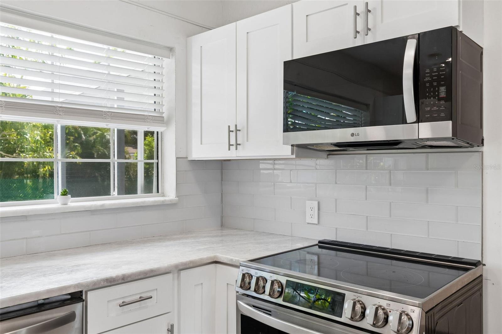 Image 21 of 66 For 4526 Yardley Avenue N