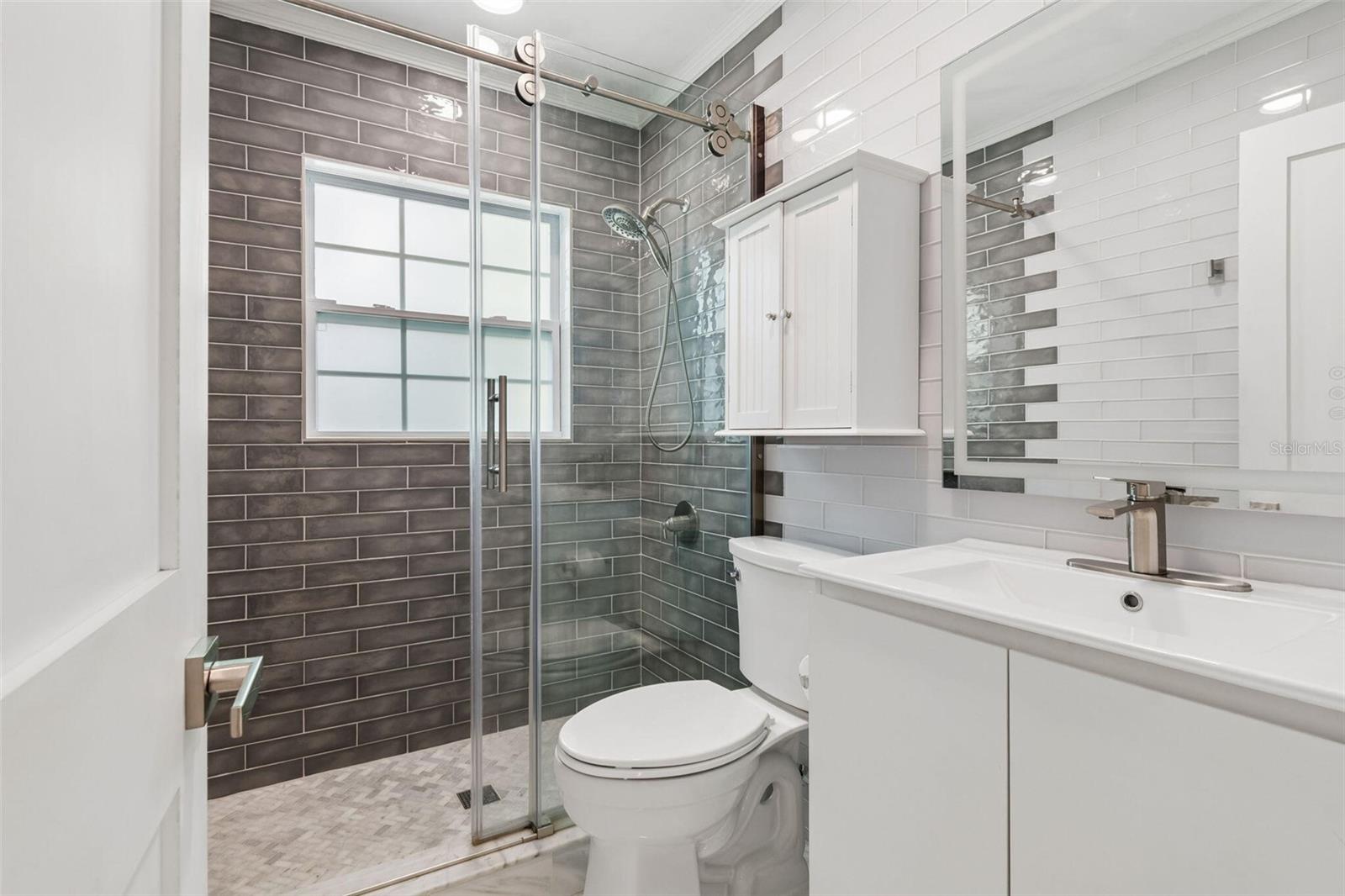 Image 23 of 66 For 4526 Yardley Avenue N