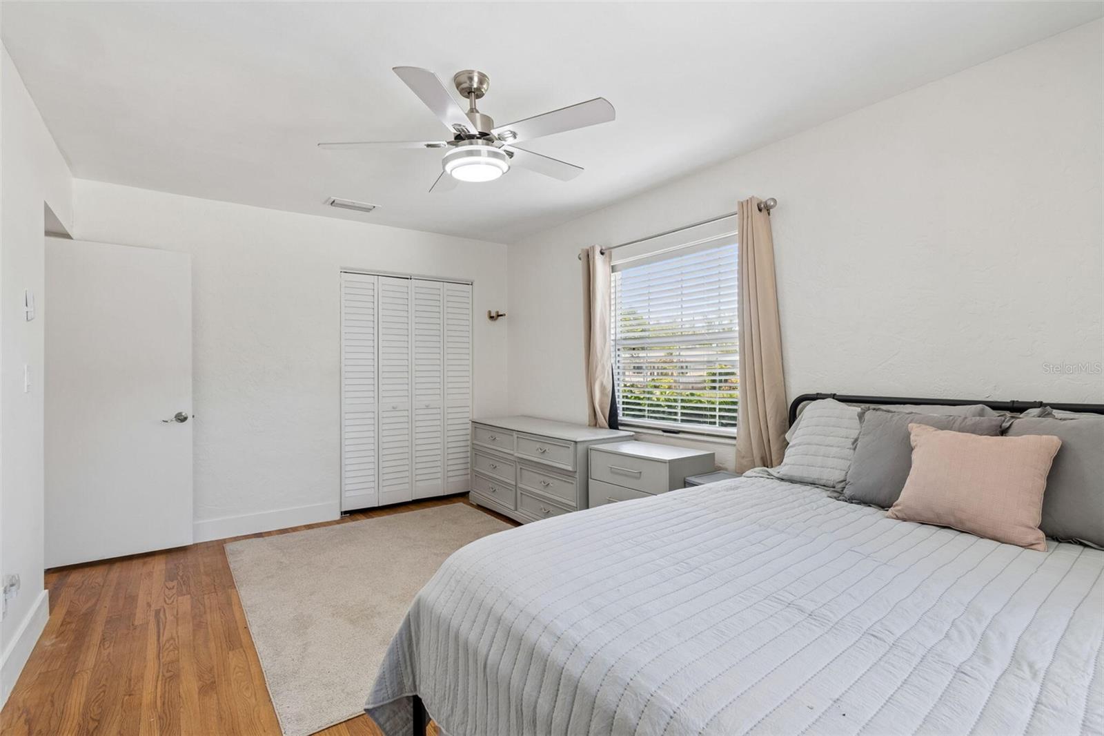 Image 37 of 66 For 4526 Yardley Avenue N