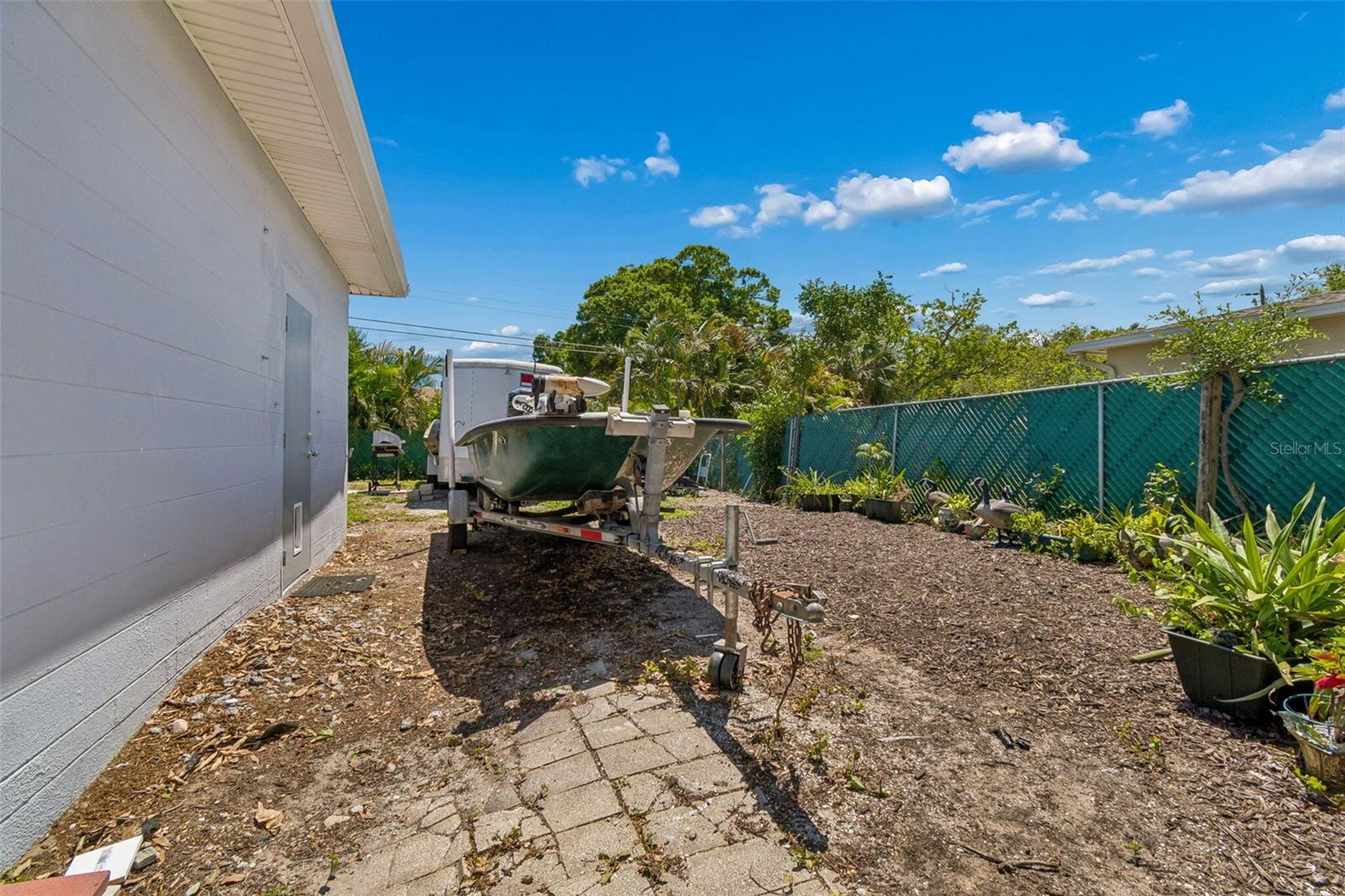 Image 38 of 66 For 4526 Yardley Avenue N