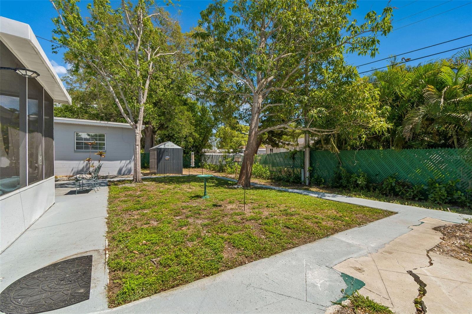 Image 39 of 66 For 4526 Yardley Avenue N
