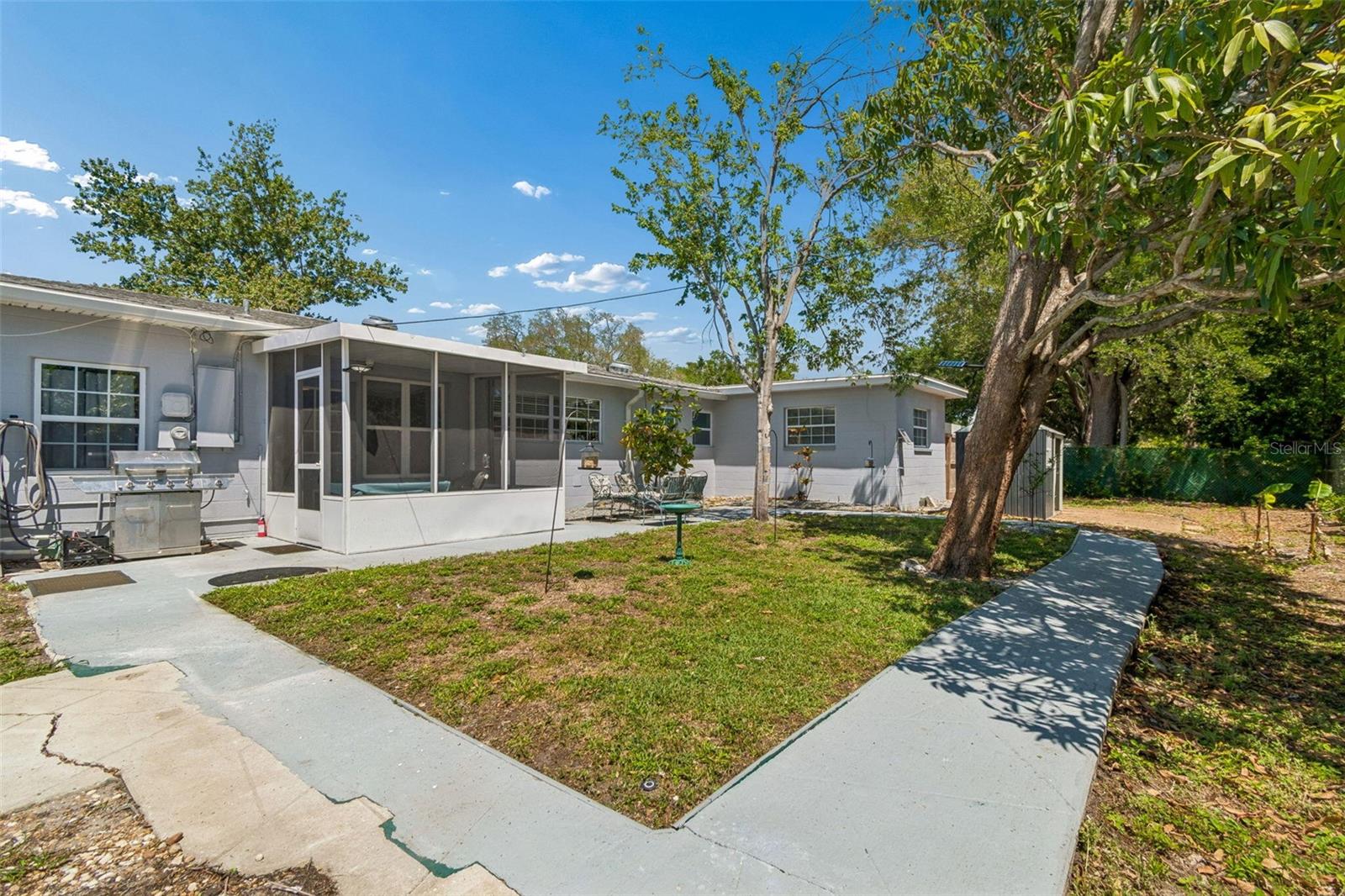 Image 40 of 66 For 4526 Yardley Avenue N