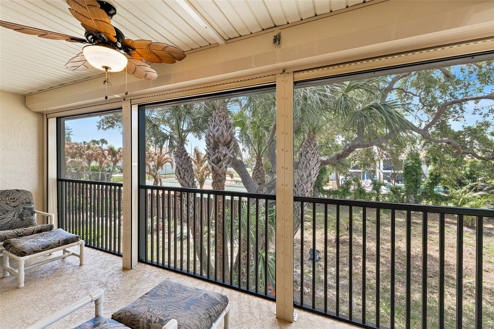 Image 12 of 26 For 5807 Atlantic Avenue 524