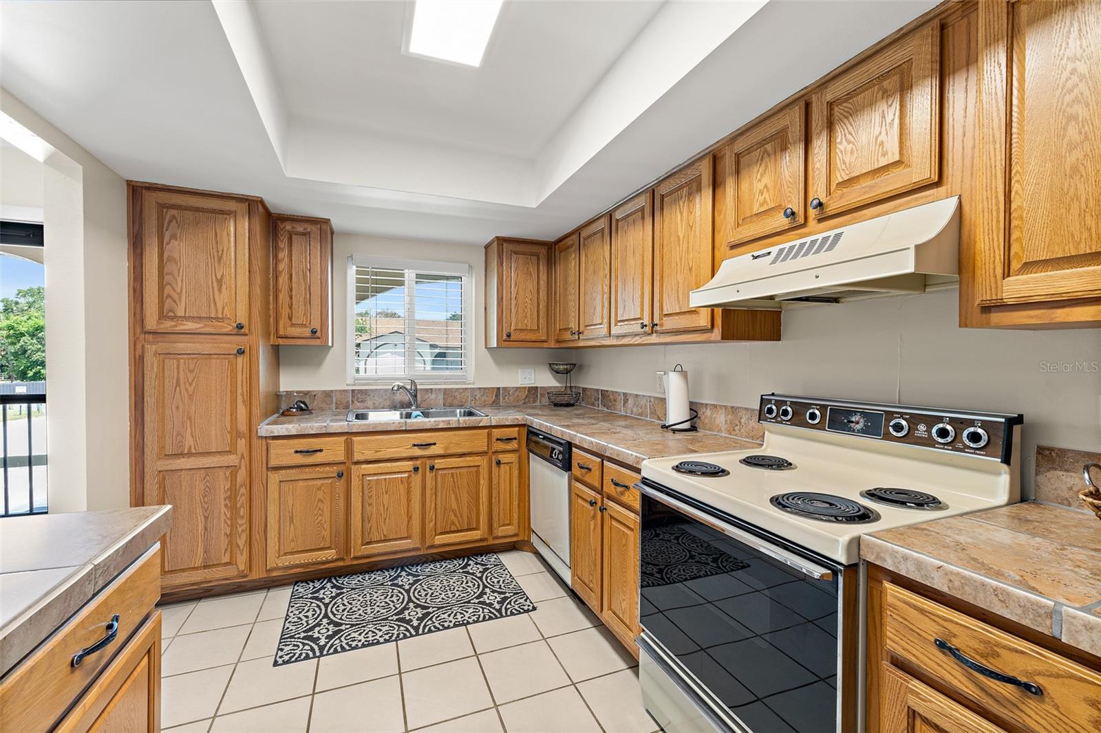 Image 3 of 26 For 5807 Atlantic Avenue 524