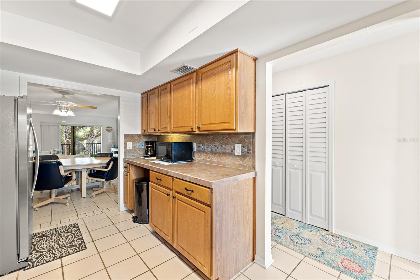 Image 4 of 26 For 5807 Atlantic Avenue 524