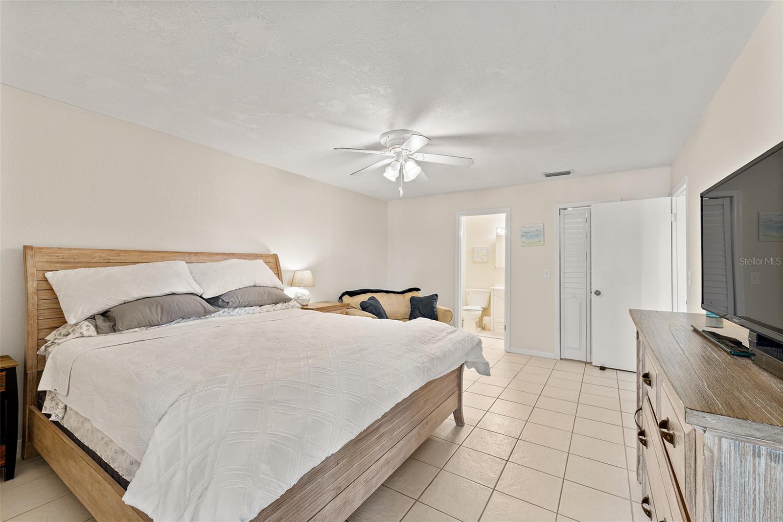 Image 8 of 26 For 5807 Atlantic Avenue 524