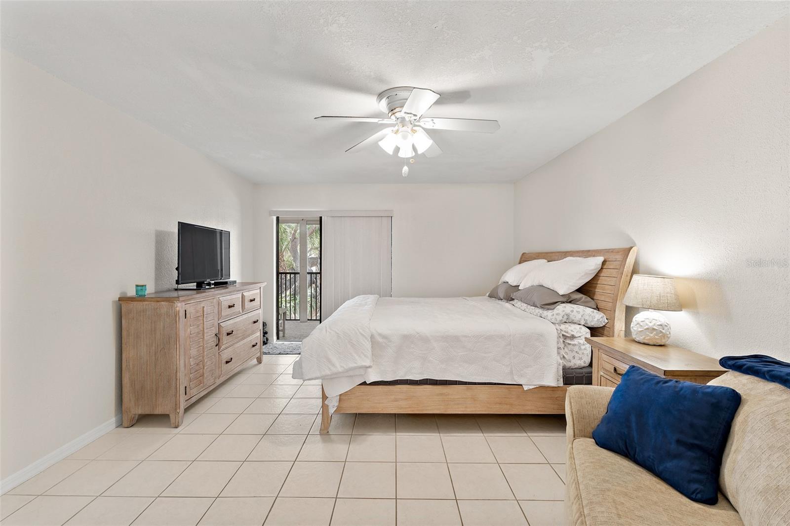 Image 9 of 26 For 5807 Atlantic Avenue 524