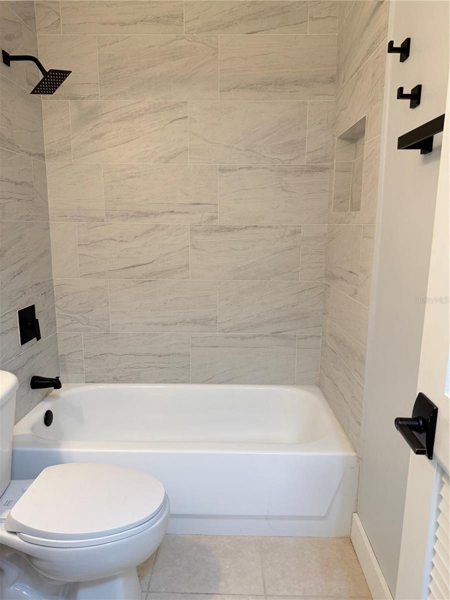 Image 21 of 26 For 134 Peace Island Drive