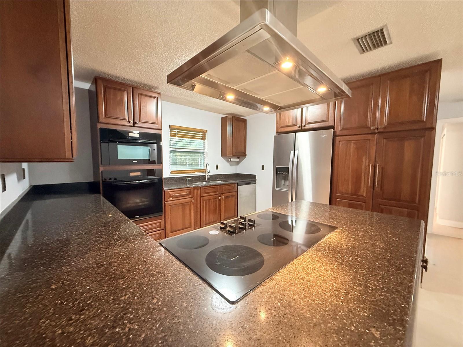 Image 7 of 26 For 134 Peace Island Drive