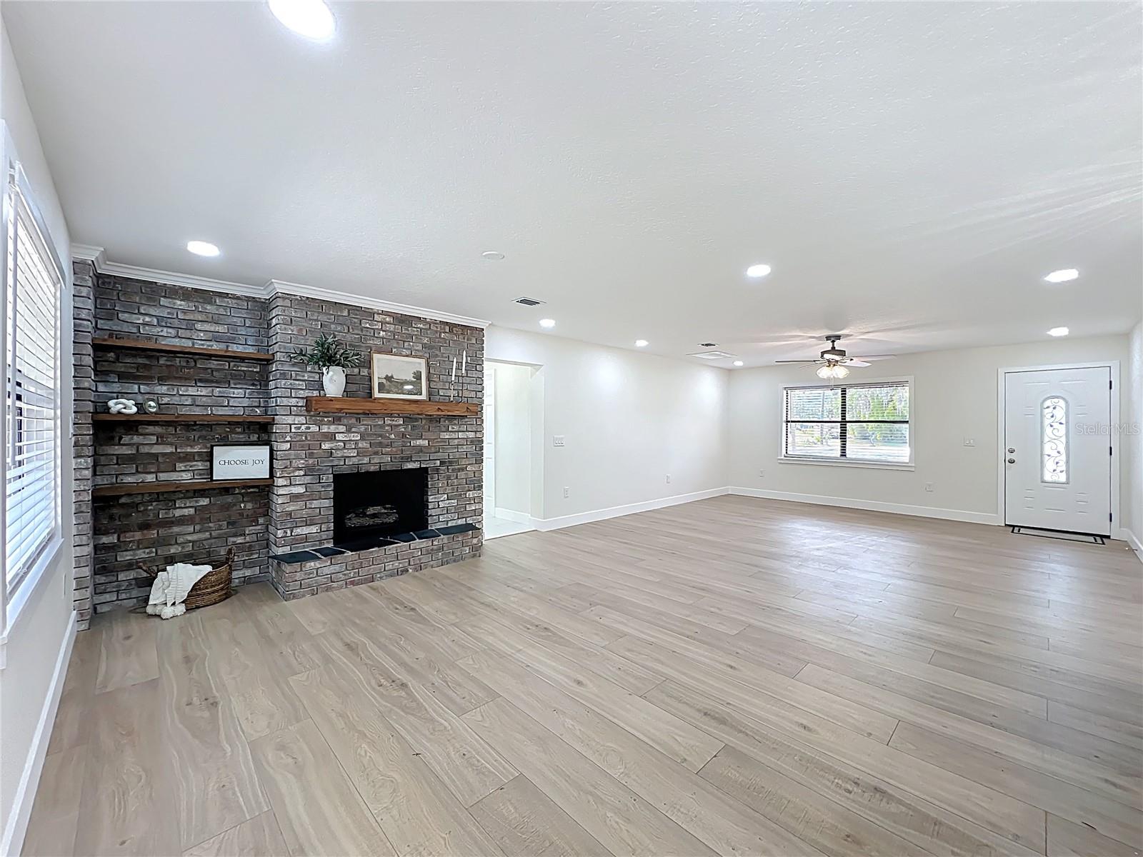 Image 10 of 52 For 5975 Sheryl Anita Street