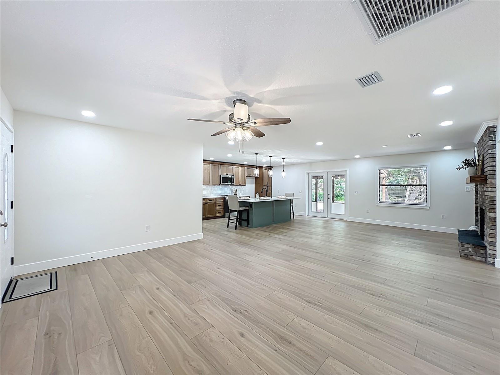 Image 13 of 52 For 5975 Sheryl Anita Street