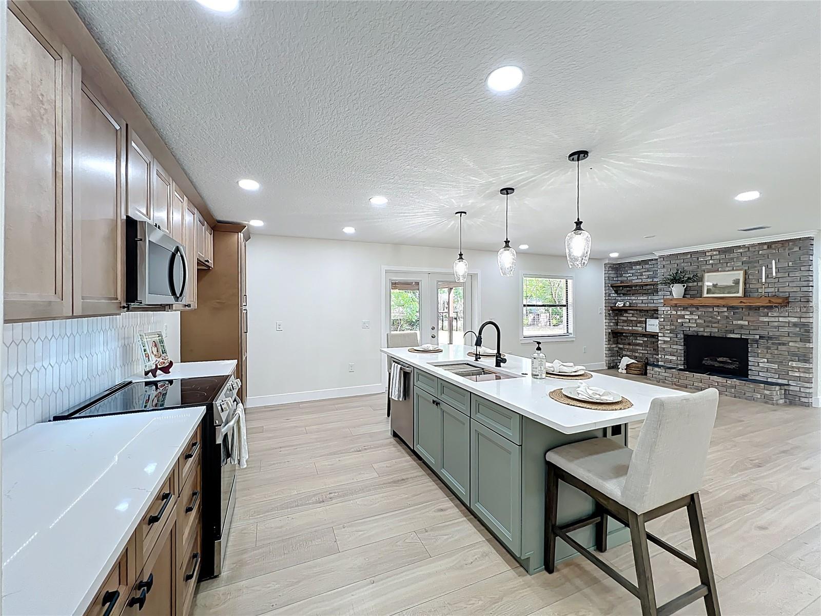 Image 3 of 52 For 5975 Sheryl Anita Street