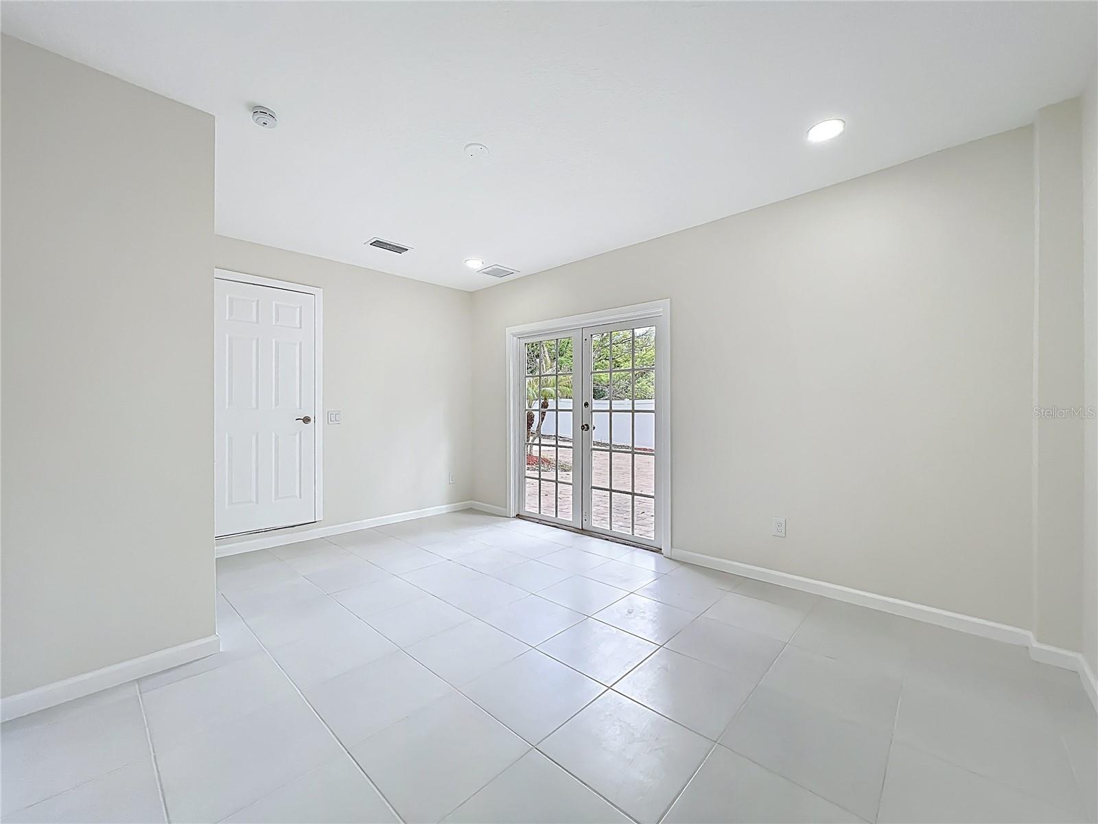 Image 32 of 52 For 5975 Sheryl Anita Street