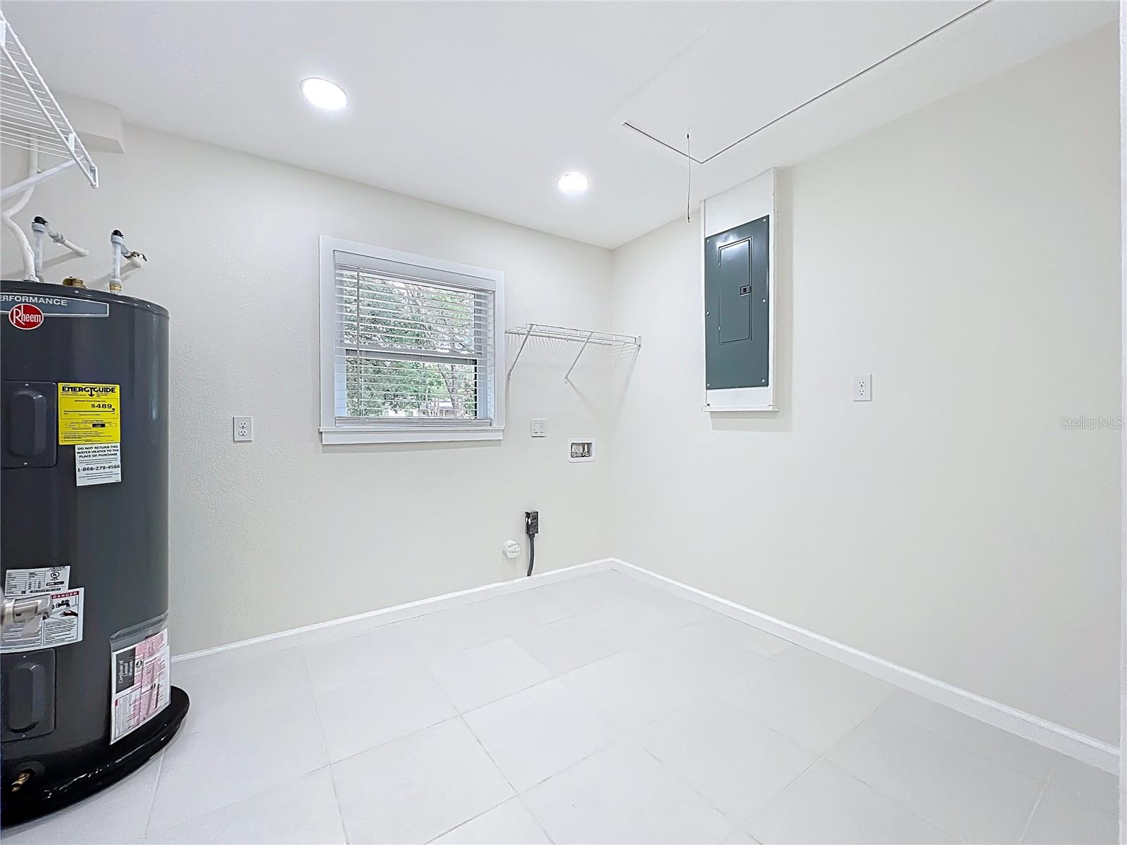 Image 33 of 52 For 5975 Sheryl Anita Street