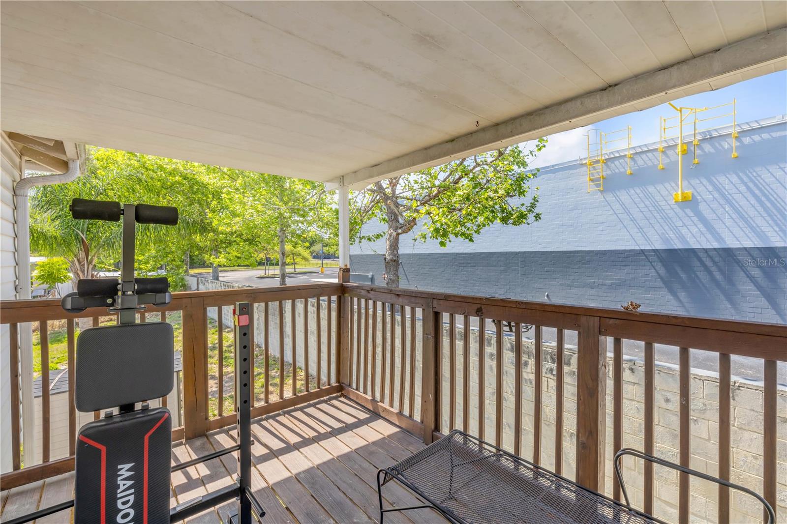 Image 21 of 33 For 1051 June Terrace