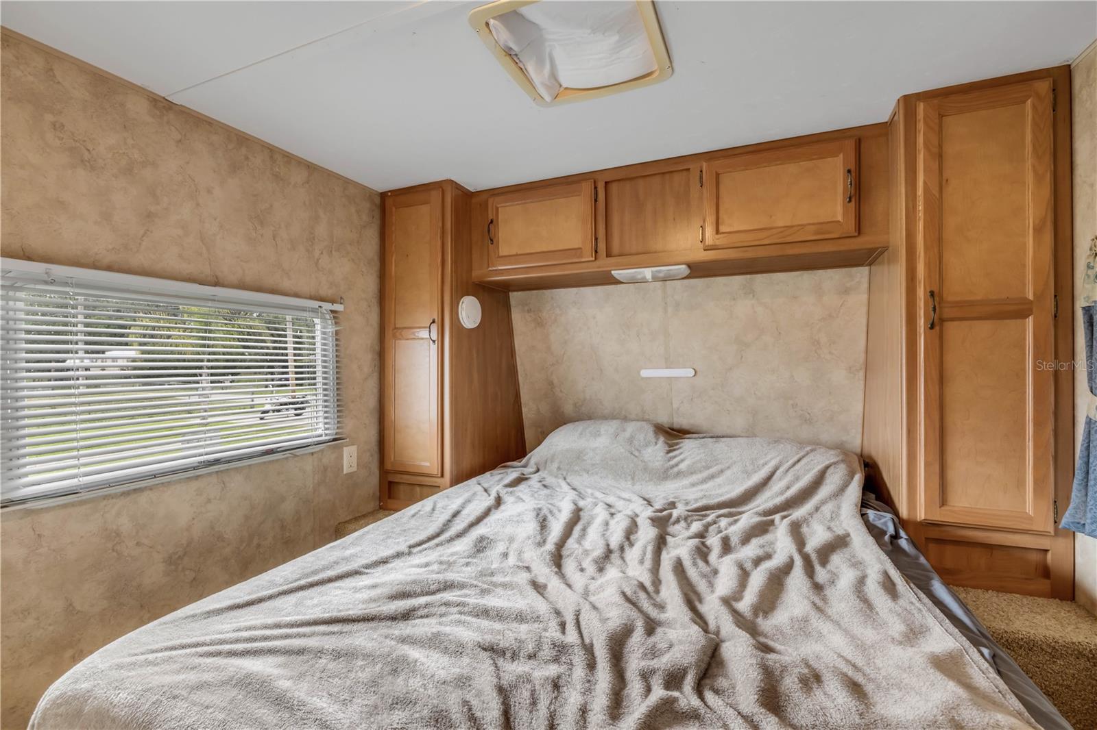 Image 27 of 33 For 1051 June Terrace