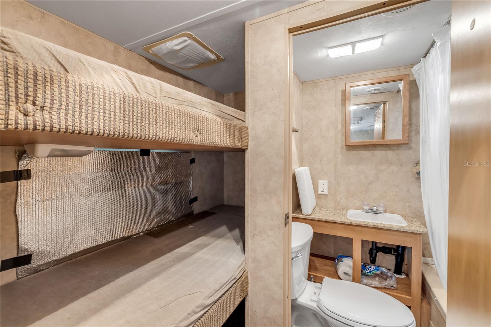 Image 28 of 33 For 1051 June Terrace