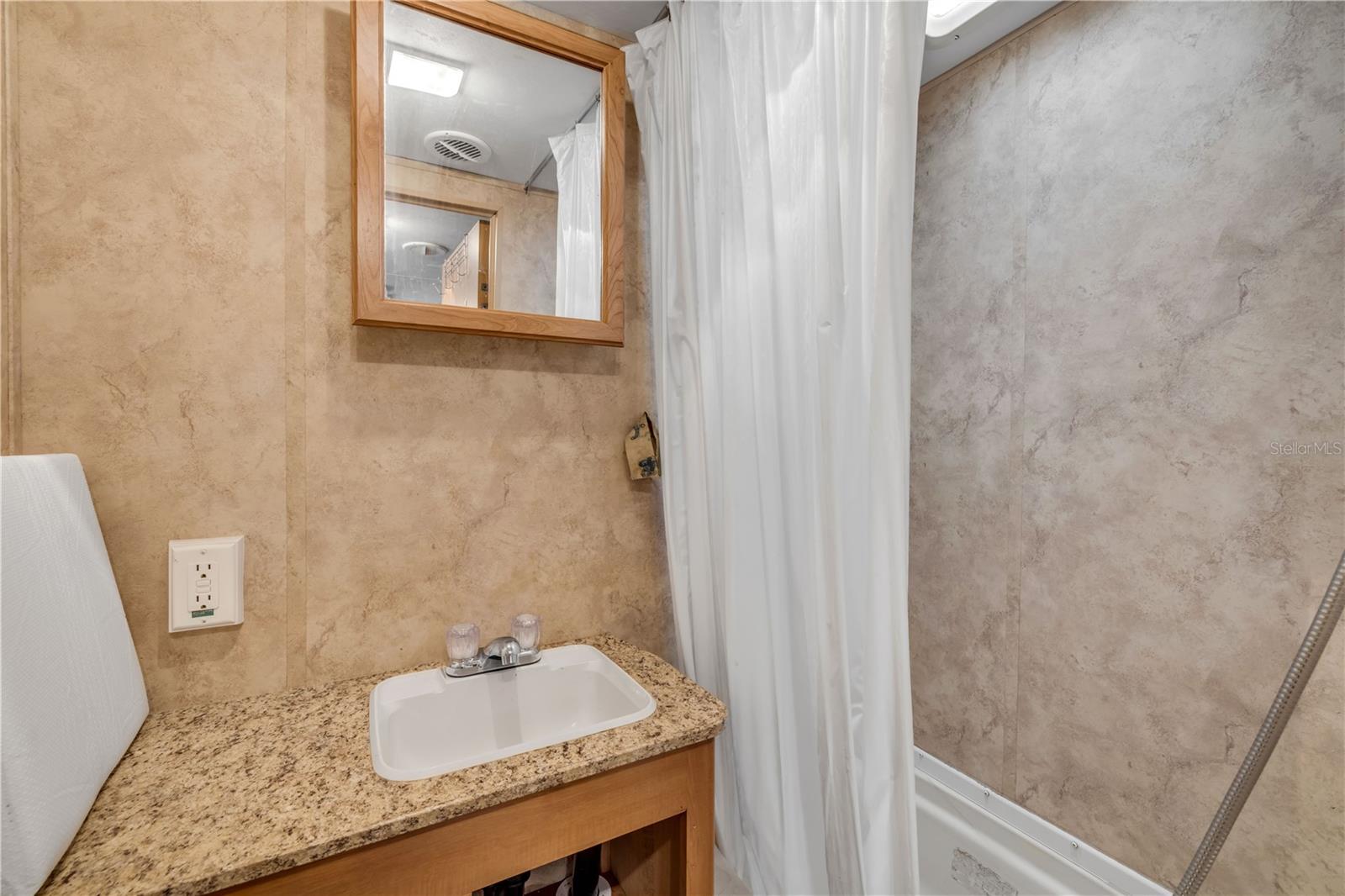 Image 29 of 33 For 1051 June Terrace