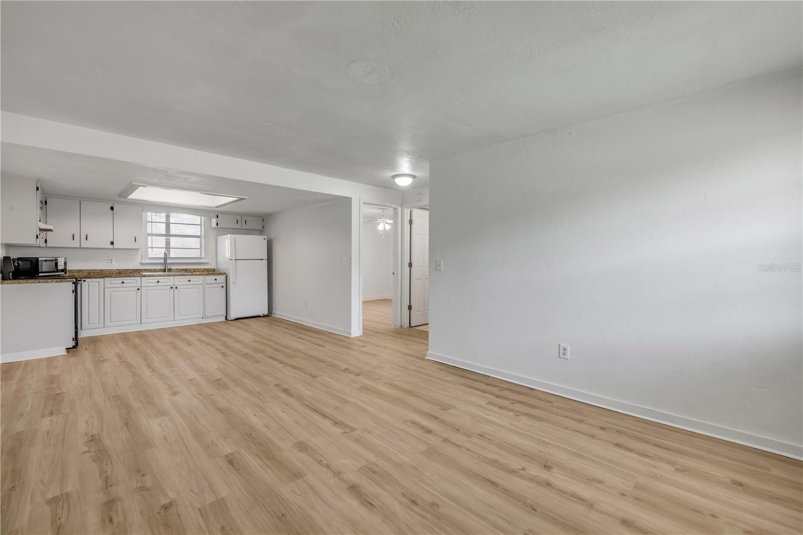 Image 5 of 33 For 1051 June Terrace