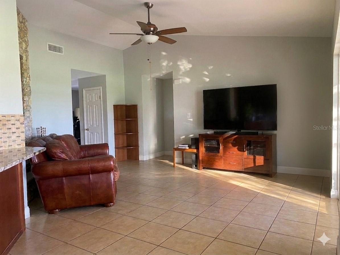 Image 14 of 32 For 1861 Crowley Circle E