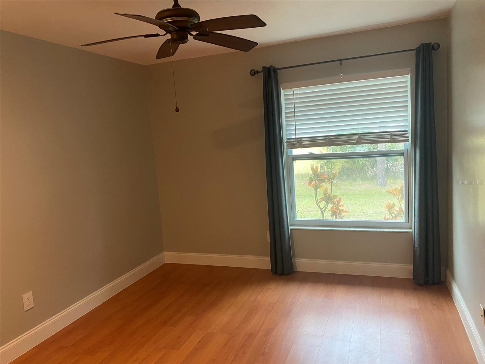 Image 20 of 32 For 1861 Crowley Circle E