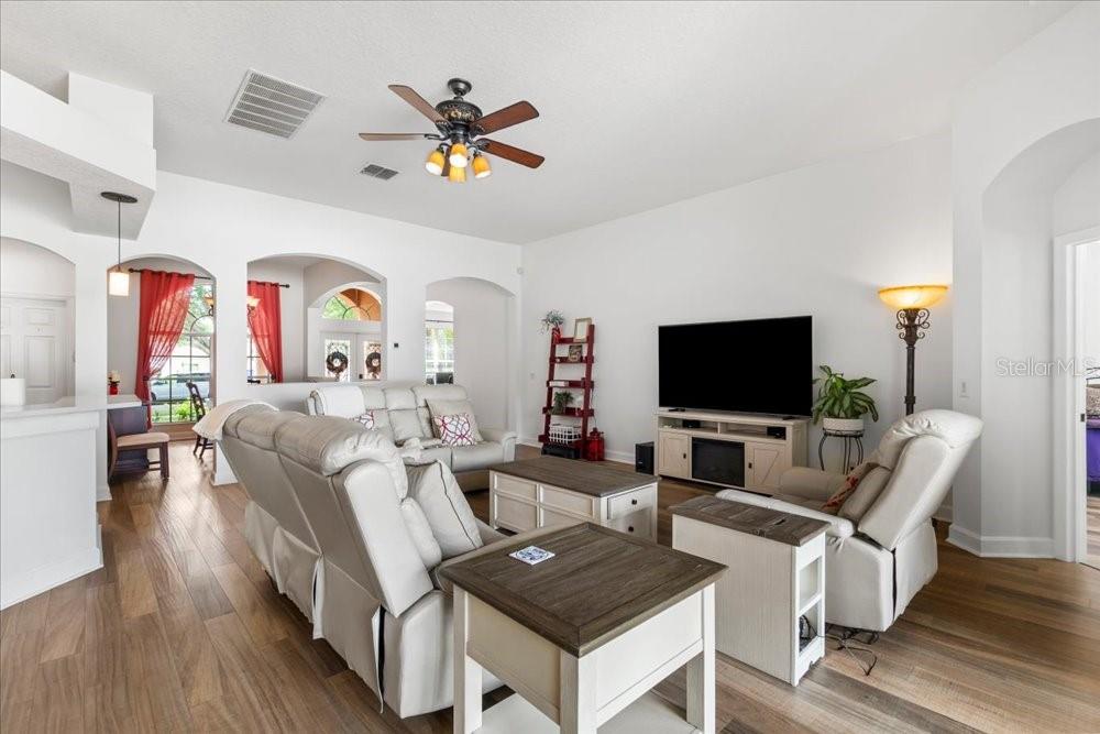 Image 10 of 52 For 3632 Hollywood Place