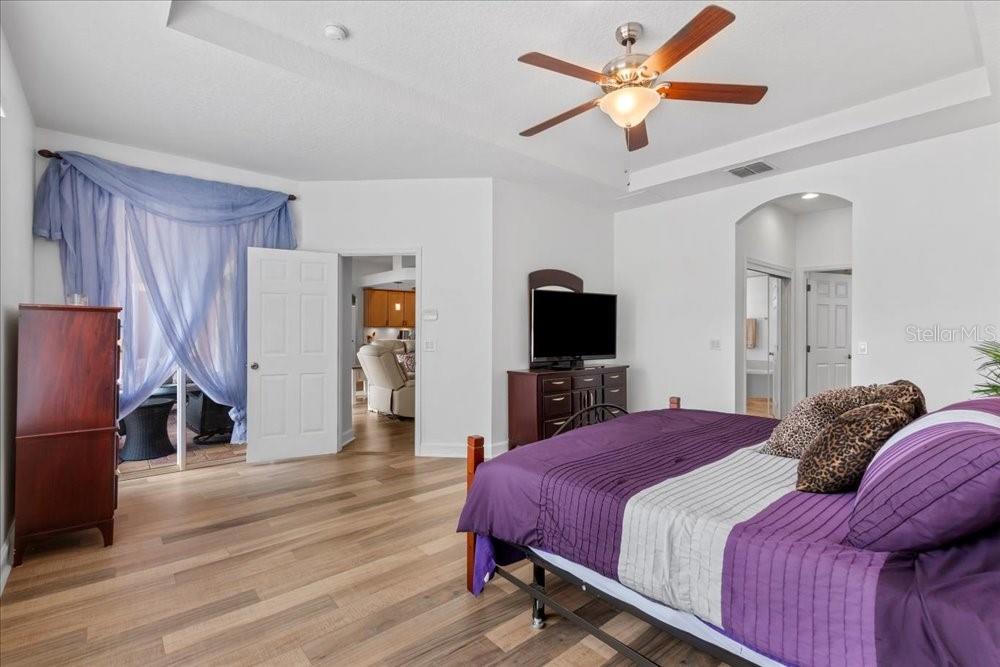 Image 19 of 52 For 3632 Hollywood Place