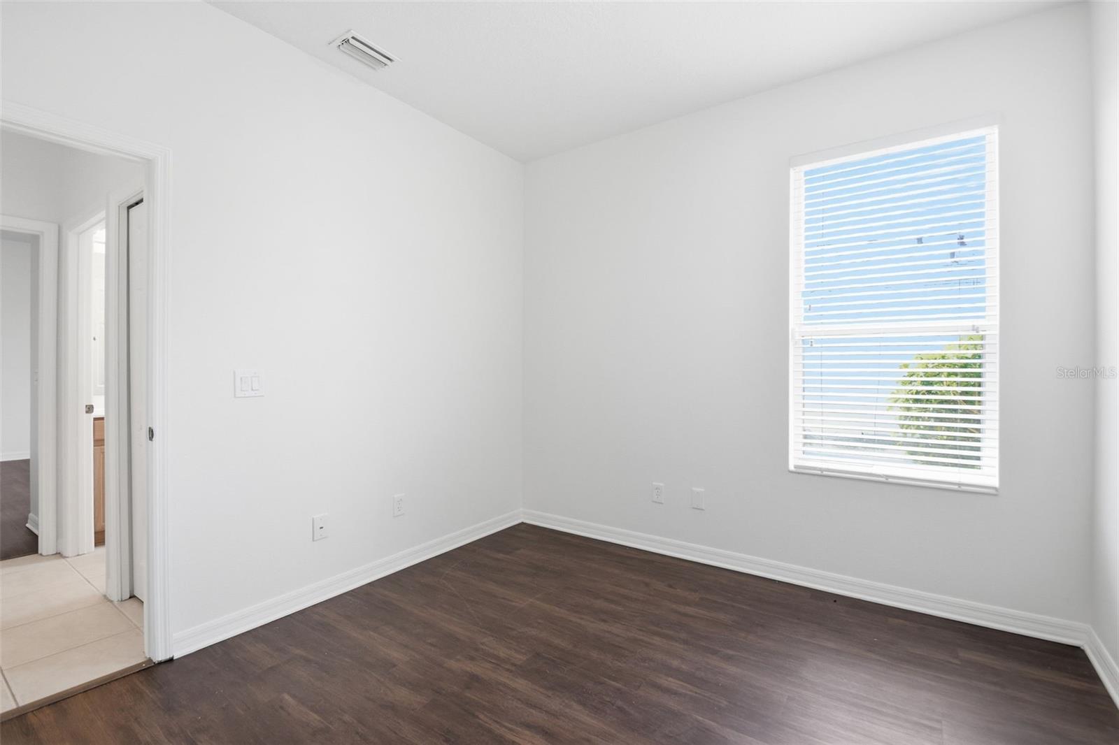 Image 20 of 51 For 12323 30th Street E