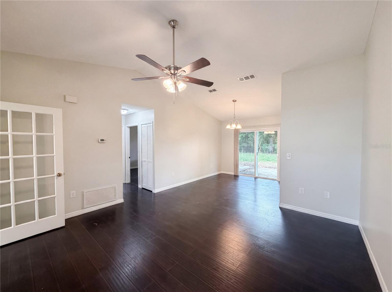 Image 3 of 21 For 3622 Shady Grove Circle