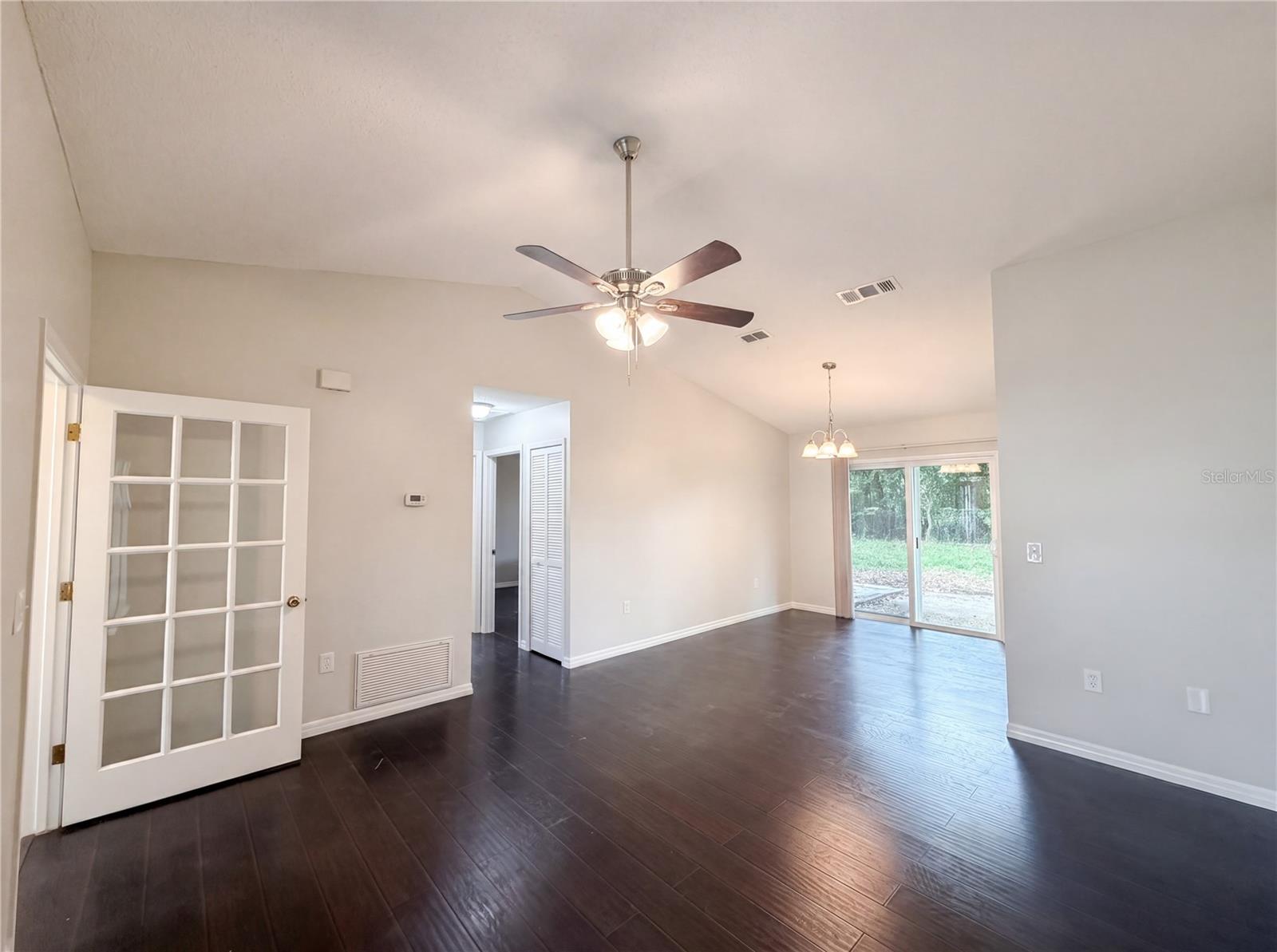 Image 9 of 21 For 3622 Shady Grove Circle