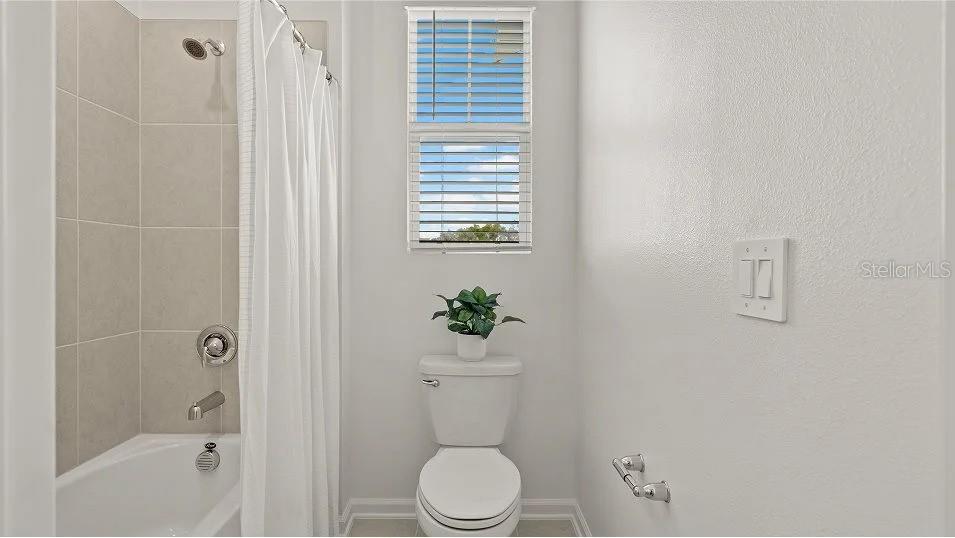 Image 12 of 20 For 828 Aubey Lane