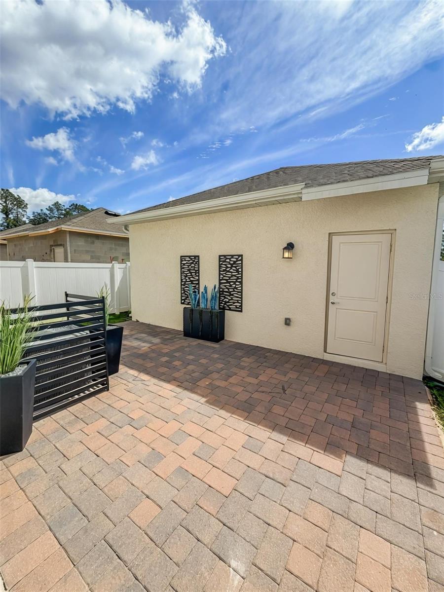 Image 2 of 20 For 828 Aubey Lane