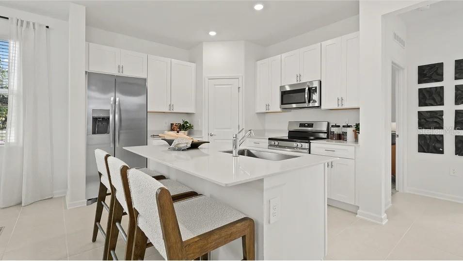 Image 3 of 20 For 828 Aubey Lane