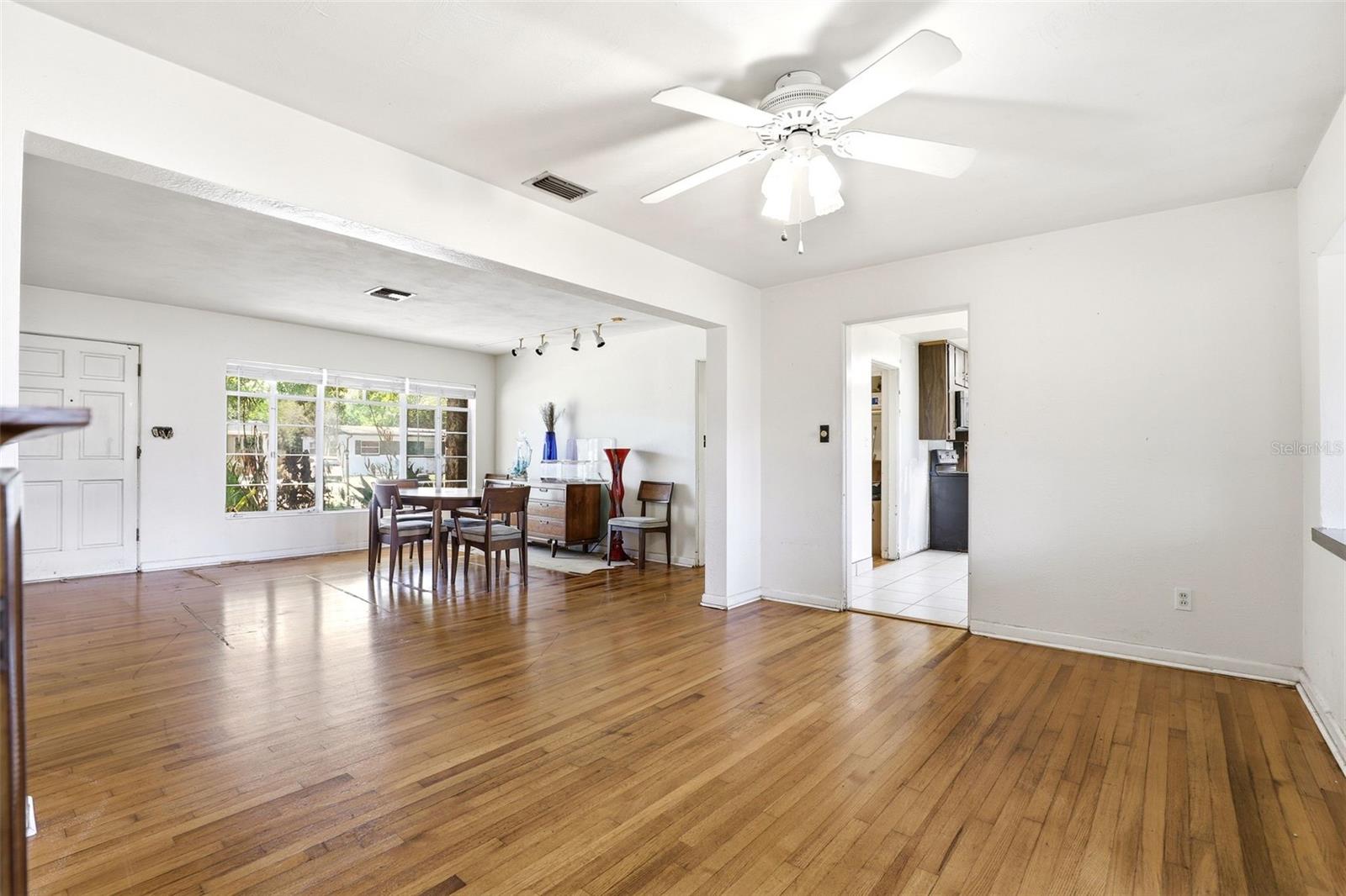 Image 11 of 35 For 1421 Fairview Street