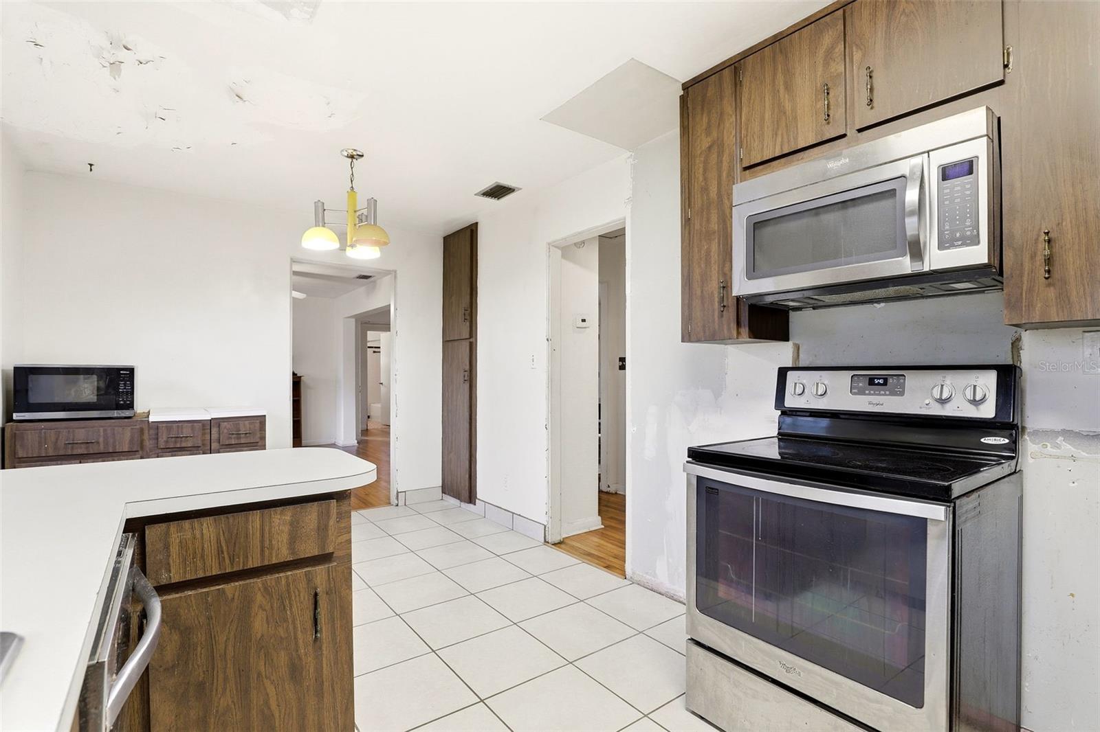 Image 19 of 35 For 1421 Fairview Street