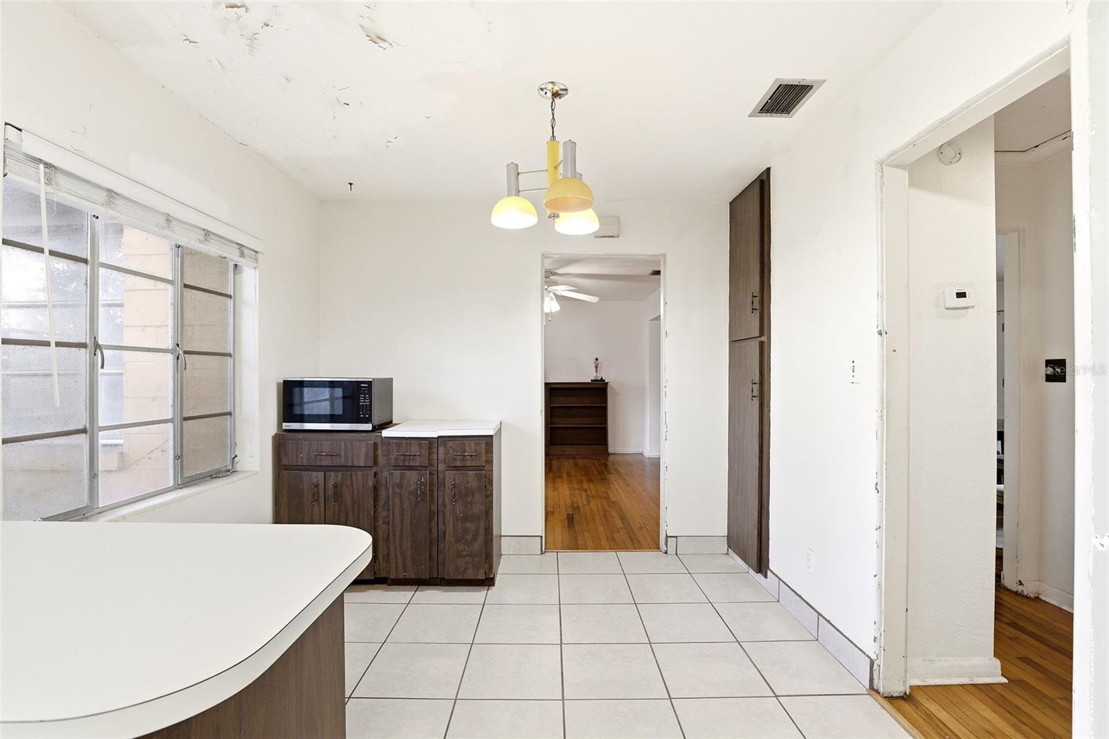 Image 20 of 35 For 1421 Fairview Street