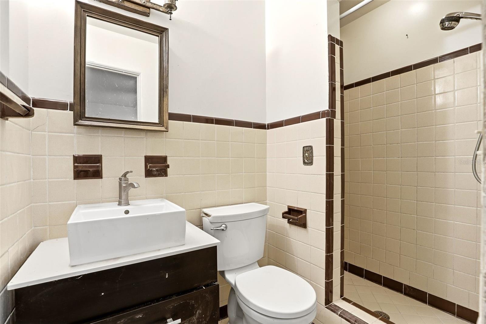 Image 23 of 35 For 1421 Fairview Street