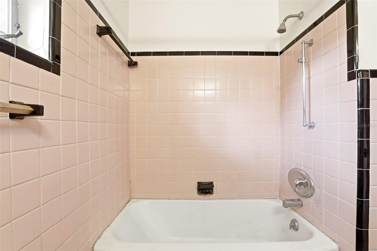 Image 26 of 35 For 1421 Fairview Street