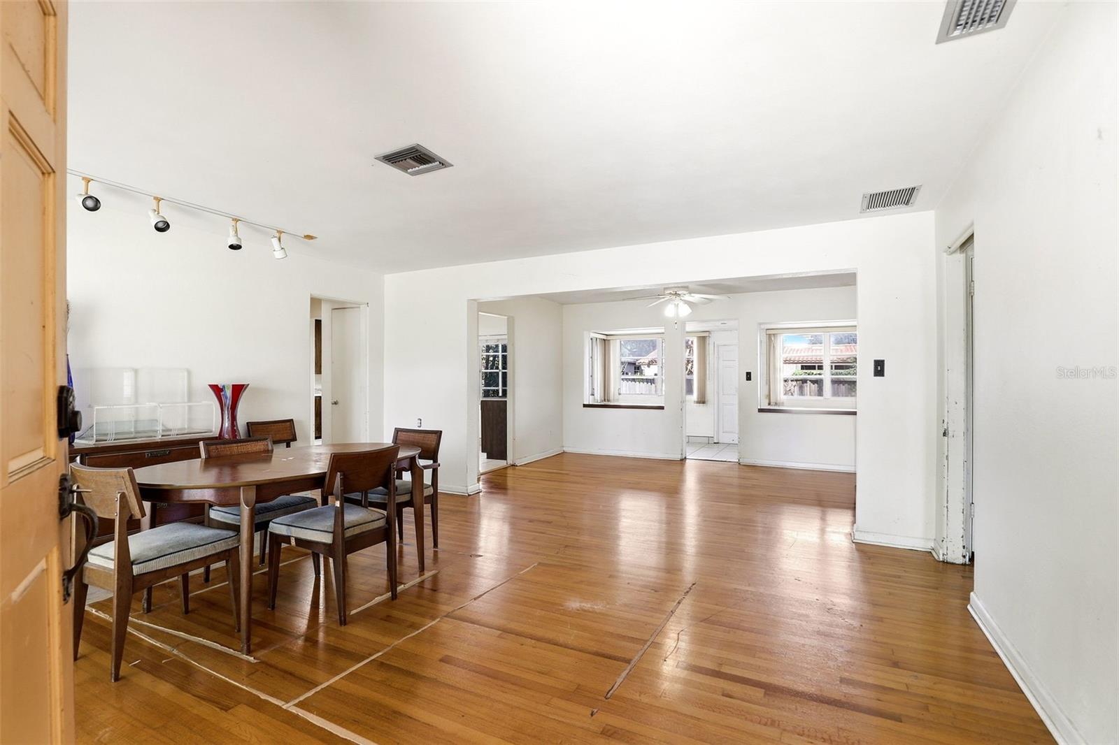 Image 6 of 35 For 1421 Fairview Street