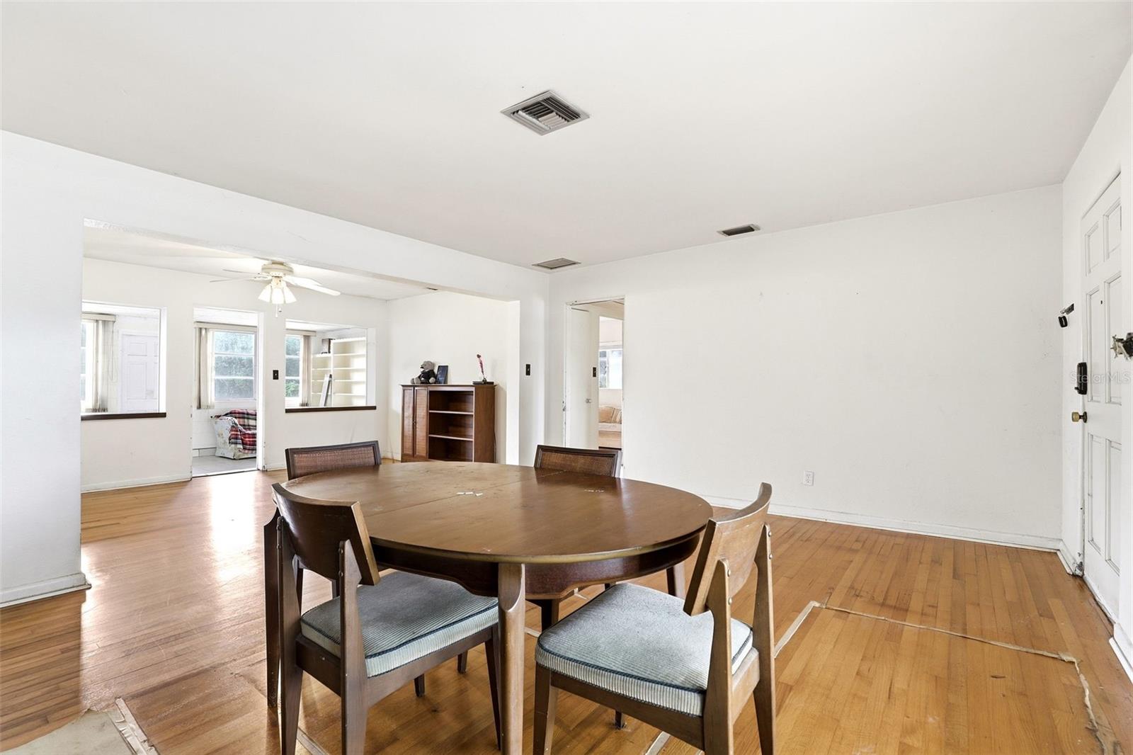 Image 8 of 35 For 1421 Fairview Street