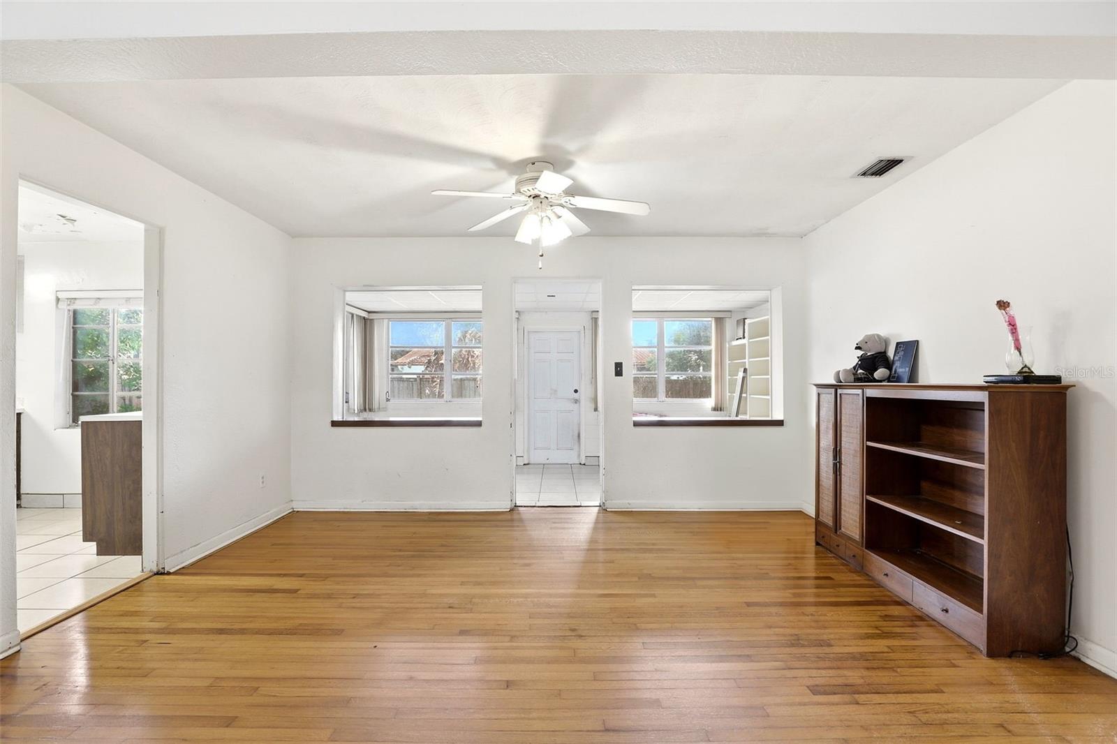 Image 9 of 35 For 1421 Fairview Street