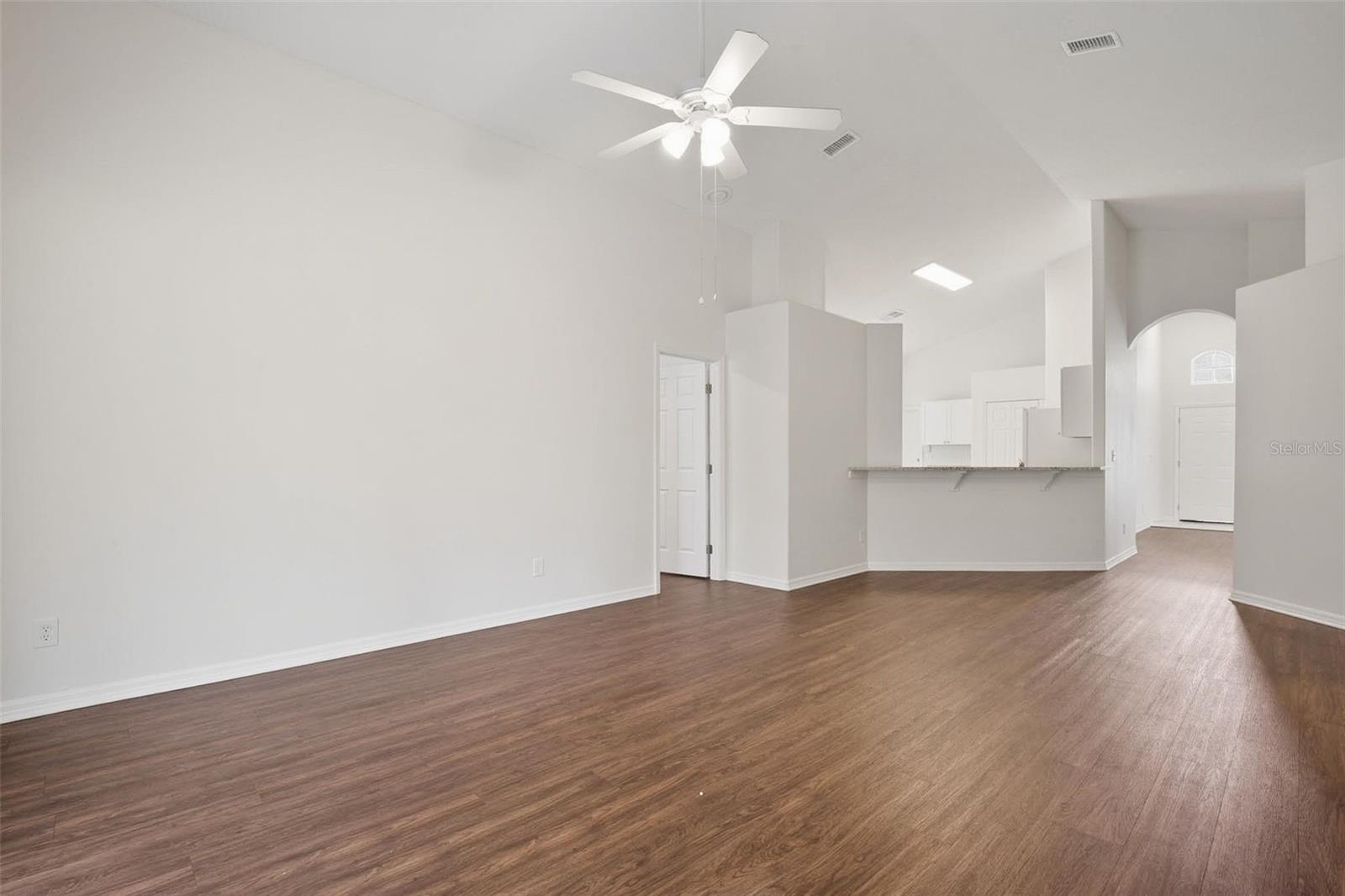 Image 14 of 38 For 1353 Crimson Clover Lane