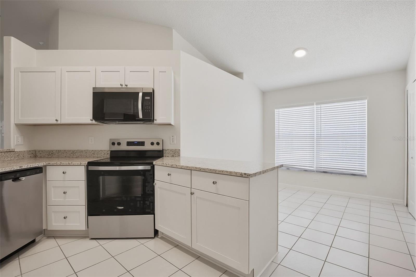 Image 15 of 38 For 1353 Crimson Clover Lane