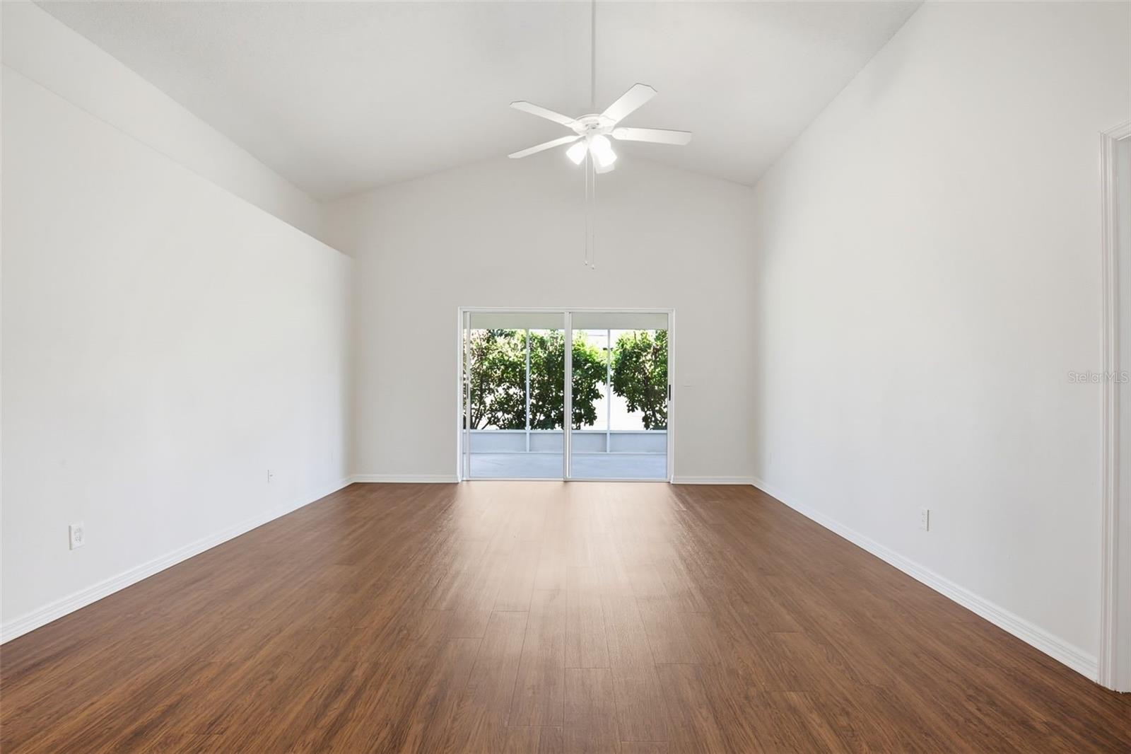 Image 19 of 38 For 1353 Crimson Clover Lane