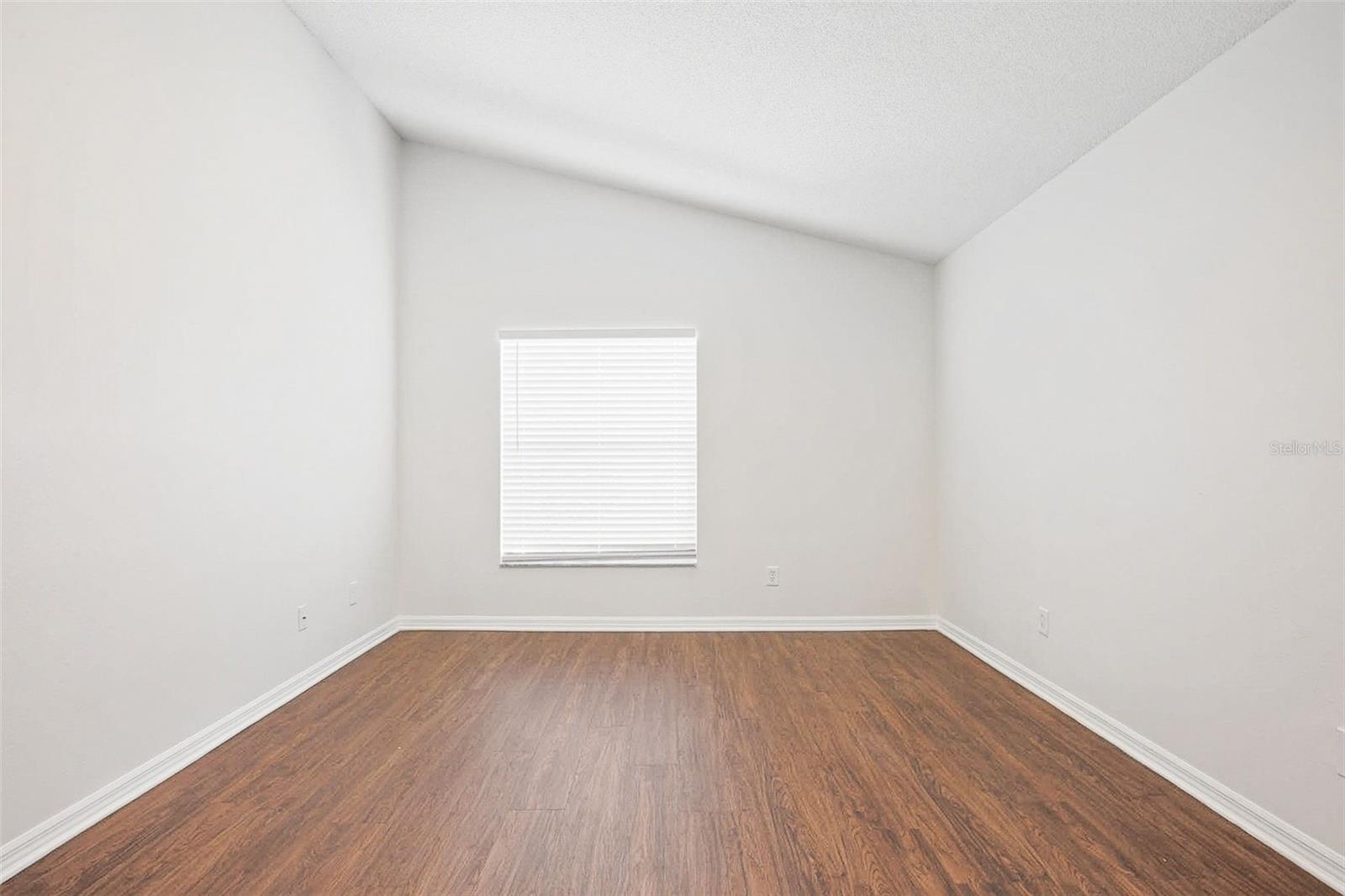 Image 21 of 38 For 1353 Crimson Clover Lane