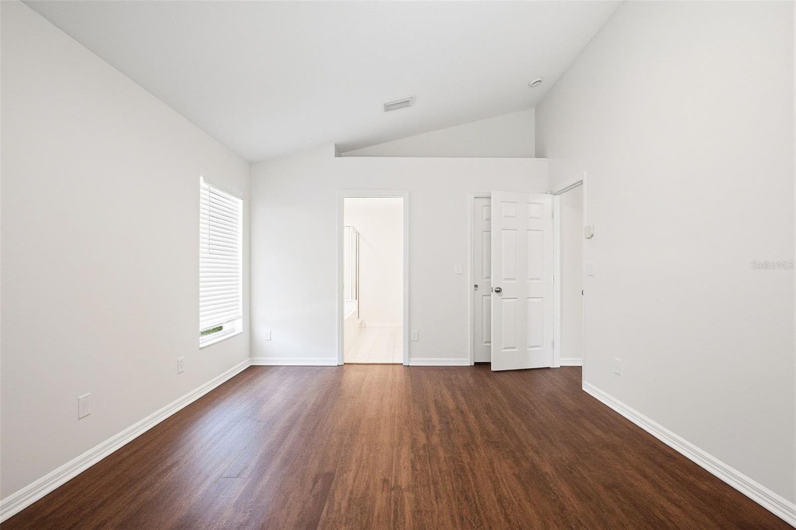 Image 23 of 38 For 1353 Crimson Clover Lane