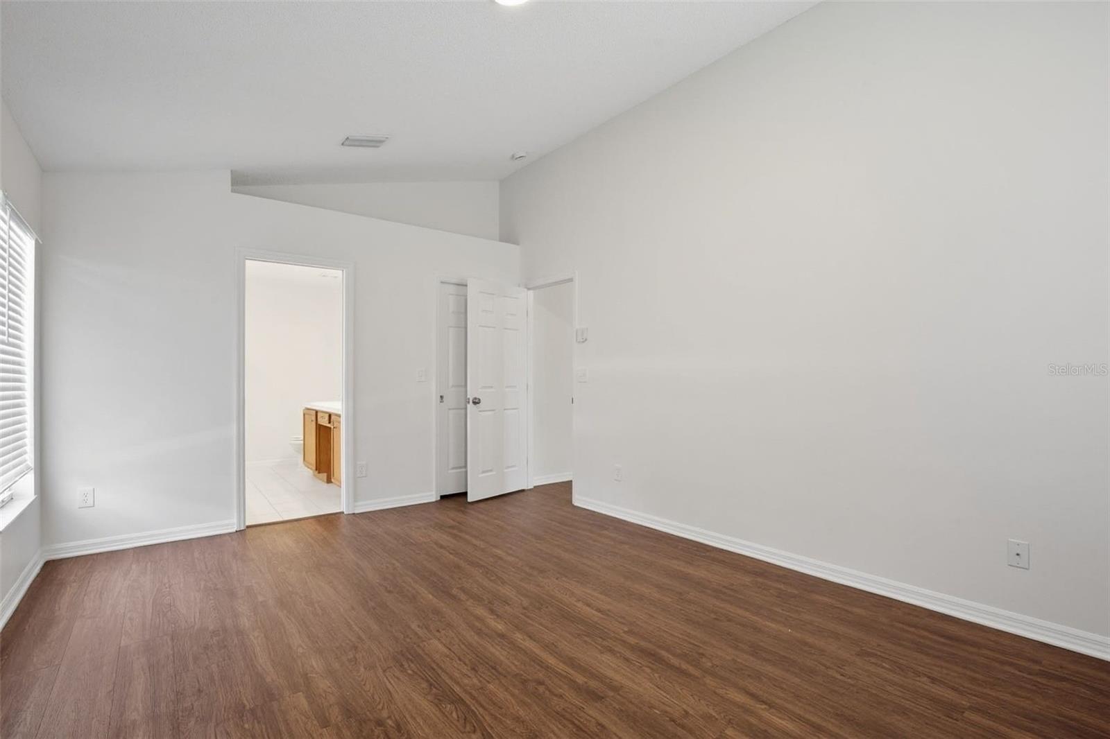 Image 24 of 38 For 1353 Crimson Clover Lane