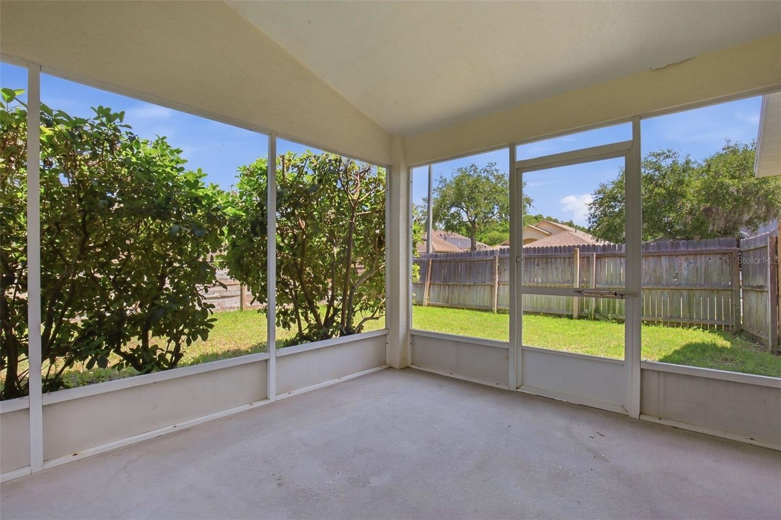 Image 33 of 38 For 1353 Crimson Clover Lane