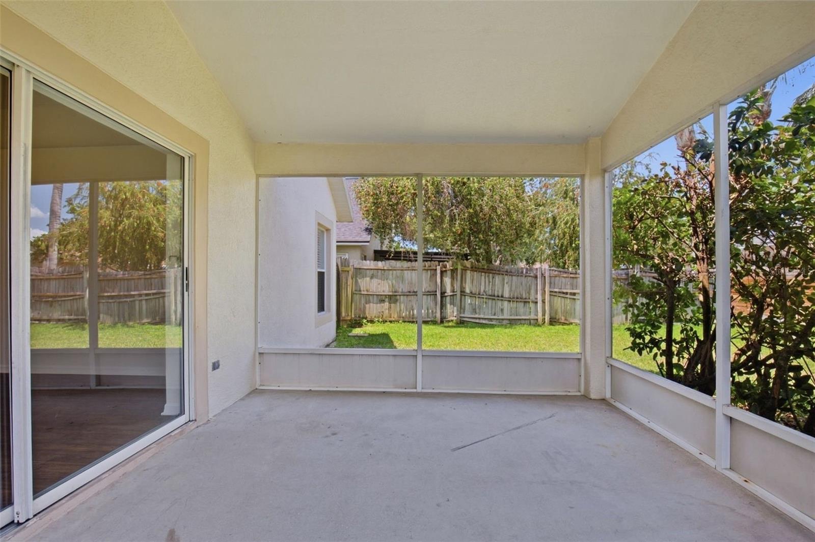 Image 34 of 38 For 1353 Crimson Clover Lane